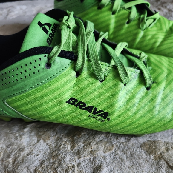 Brava Size 6 Soccer Cleats - Picture 5 of 7